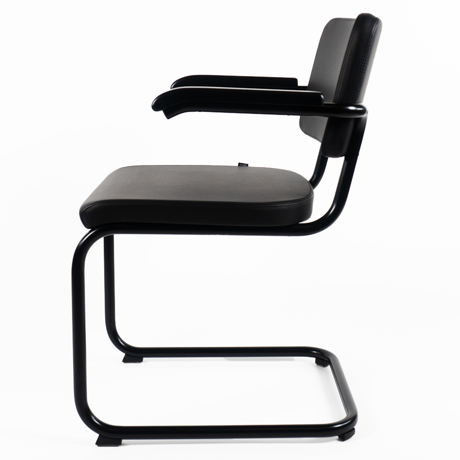 THONET Stahlrohr-Freischwinger S 64 PV Polstersitz Nappa Naturleder schwarz mit Armlehnen