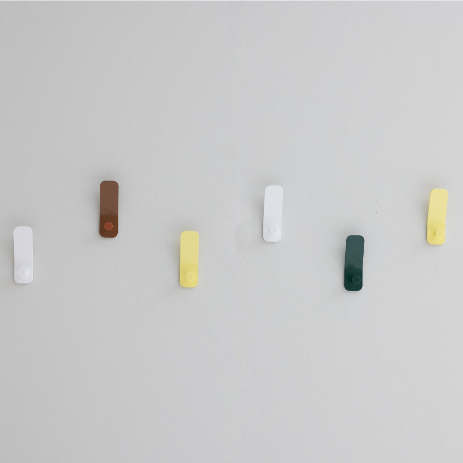 Cascando Bend Wandgarderobe verschiedene Farben