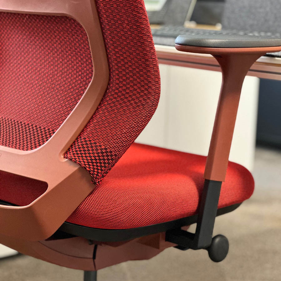 fm Asiento Bürodrehstuhl in Rot Komfort - Nahaufnahme Rückansicht