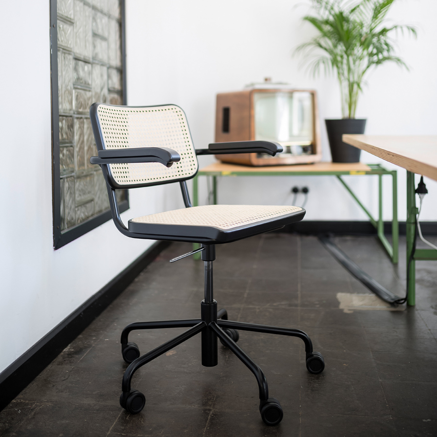 THONET Drehsessel mit Armlehnen - Beispielbild