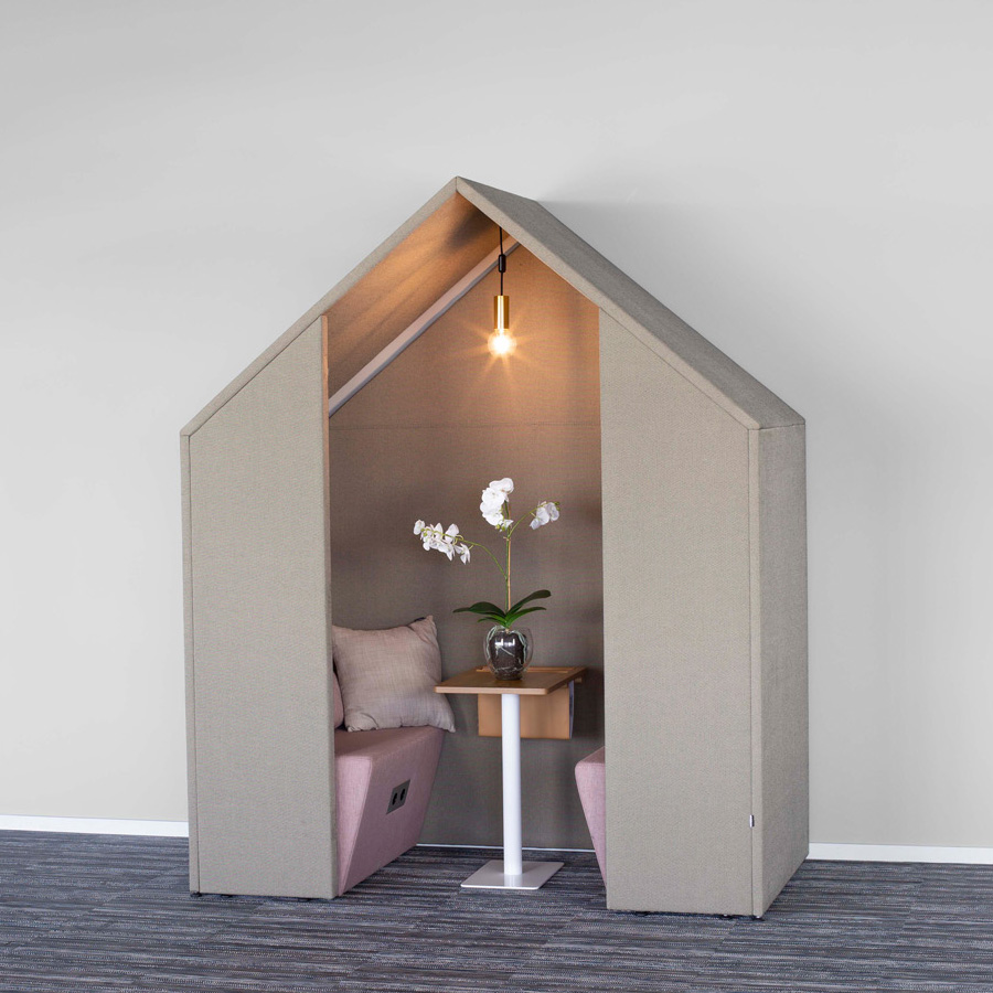 Götessons Half a Hut - Rückseite geschlossen - Frontseite mit Frontblenden