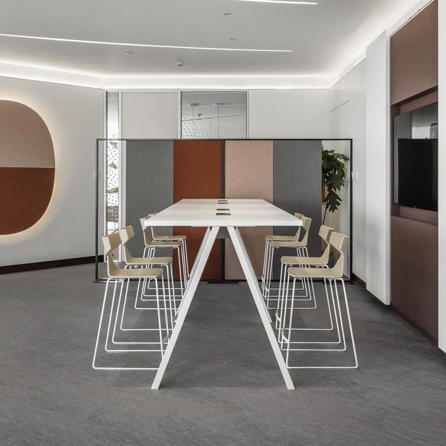 Arper Cross Stehtisch Höhe 105 cm weiß