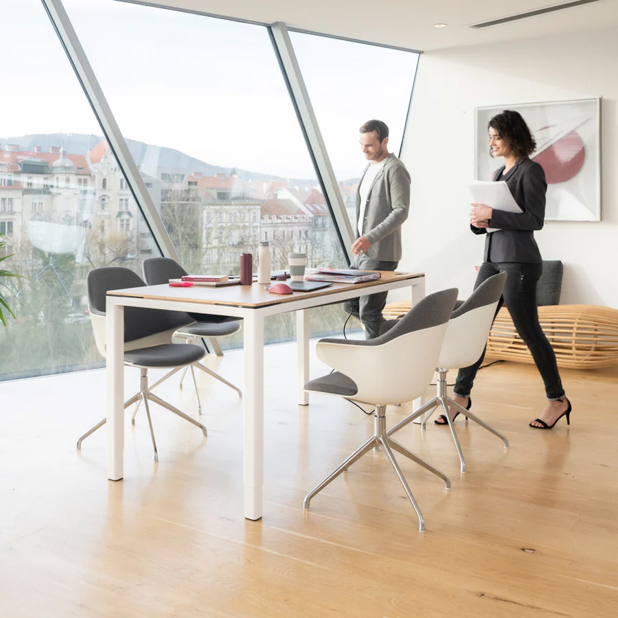 Yaasa Desk Four Tisch Gestell weiß, Tischplatte Bambus, Größe 160 x 80 cm mit integrierten Bedienelement