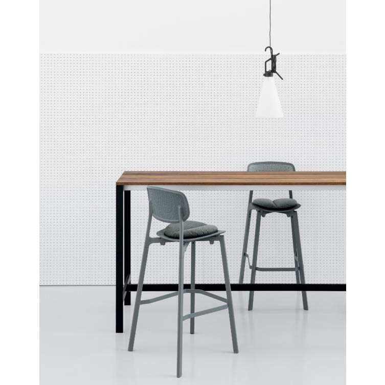 Kristalia COLANDER Barhocker Moodbild 2