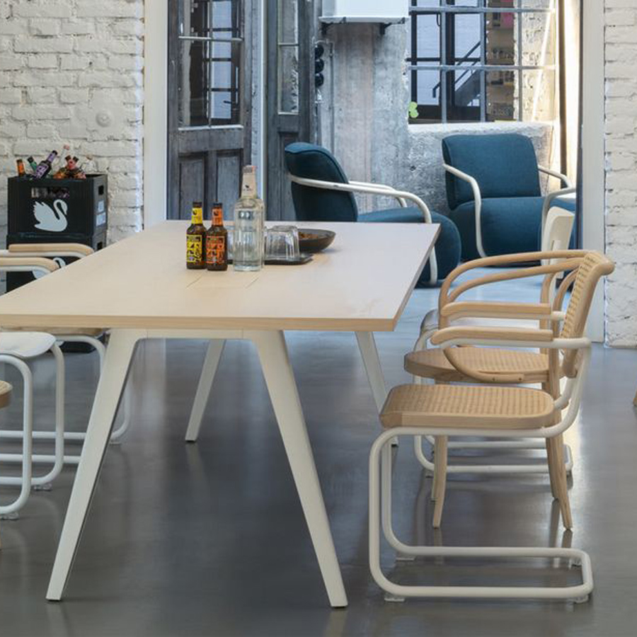 Thonet Pure Materials - Beispielbild