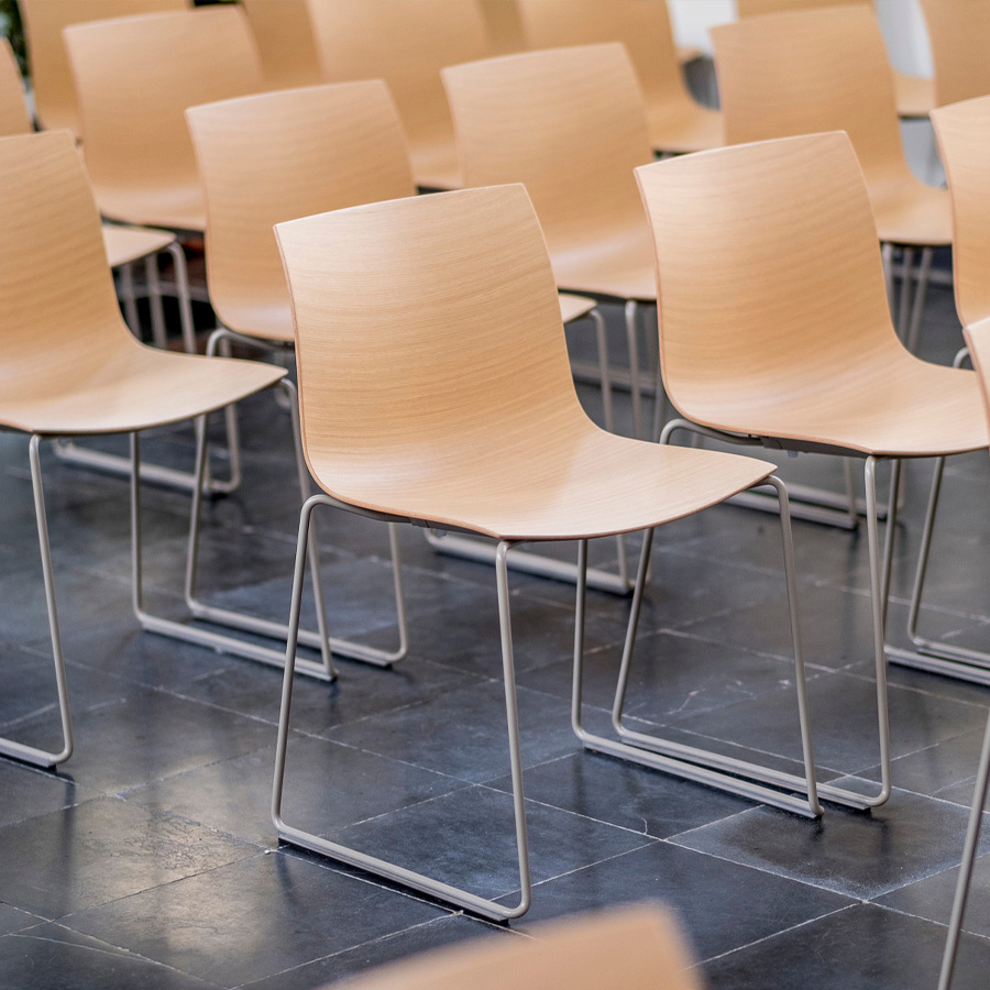 Arper CATIFA 46 0378 Schale Eiche gebleicht Gestell elfenbein