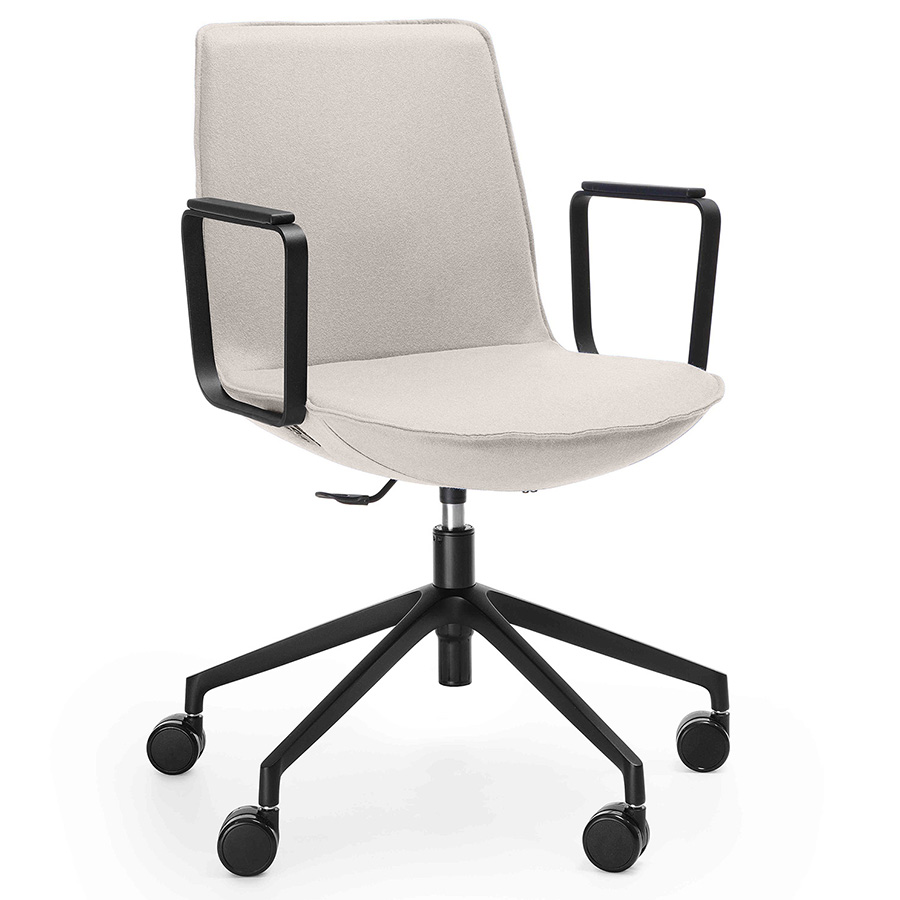 Bejot Lumi Konferenzstuhl Beispielbild mit Armlehnen und Lederauflage