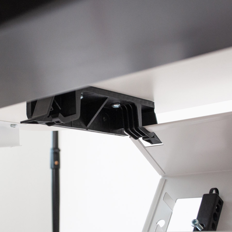 Schreibtisch NewWORK Kabelkanal Detailansicht