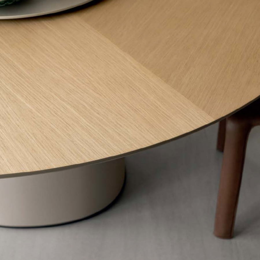 Kristalia Holo Pilaar - Esstisch - Beispielbild - Ausführung Europäische Eiche