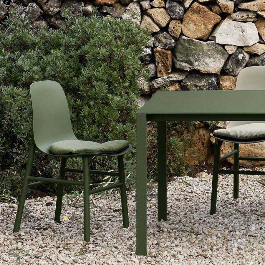 Kristalia Thin-K Aluminium Esstisch | Gartentisch | Olivgrün | Gartenstuhl Sharky