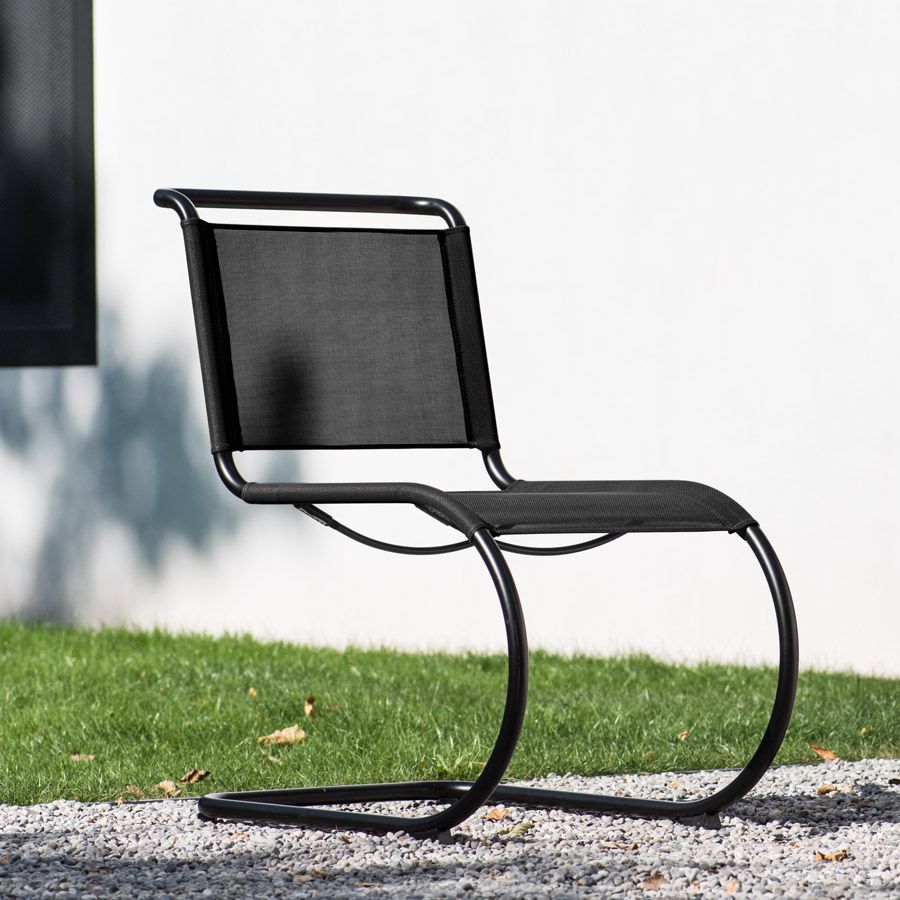 THONET Stahlrohr-Freischwinger S 533 N Outdoor | Netzbespannung und Gestell schwarz