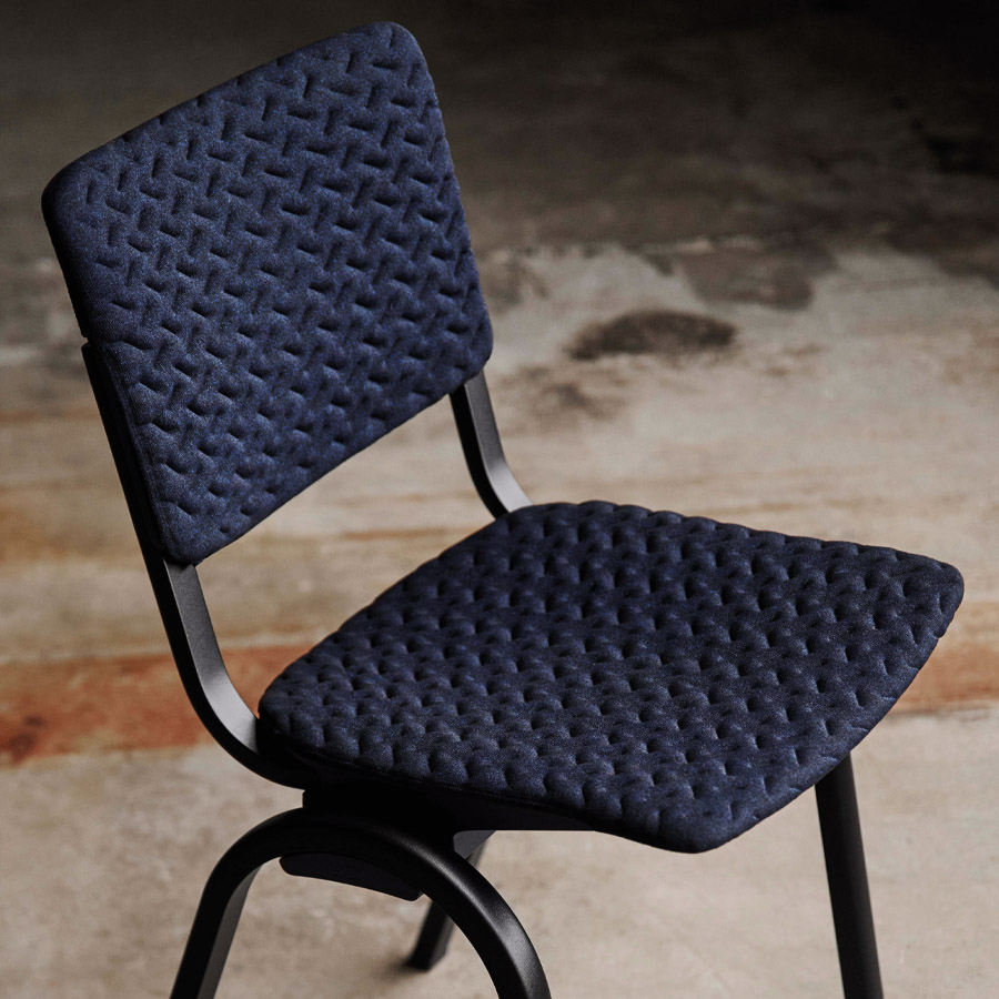 HAG Celi 9160 | Bezug CeliKnit Crowberry | Kunststoff schwarz | Gestell schwarz