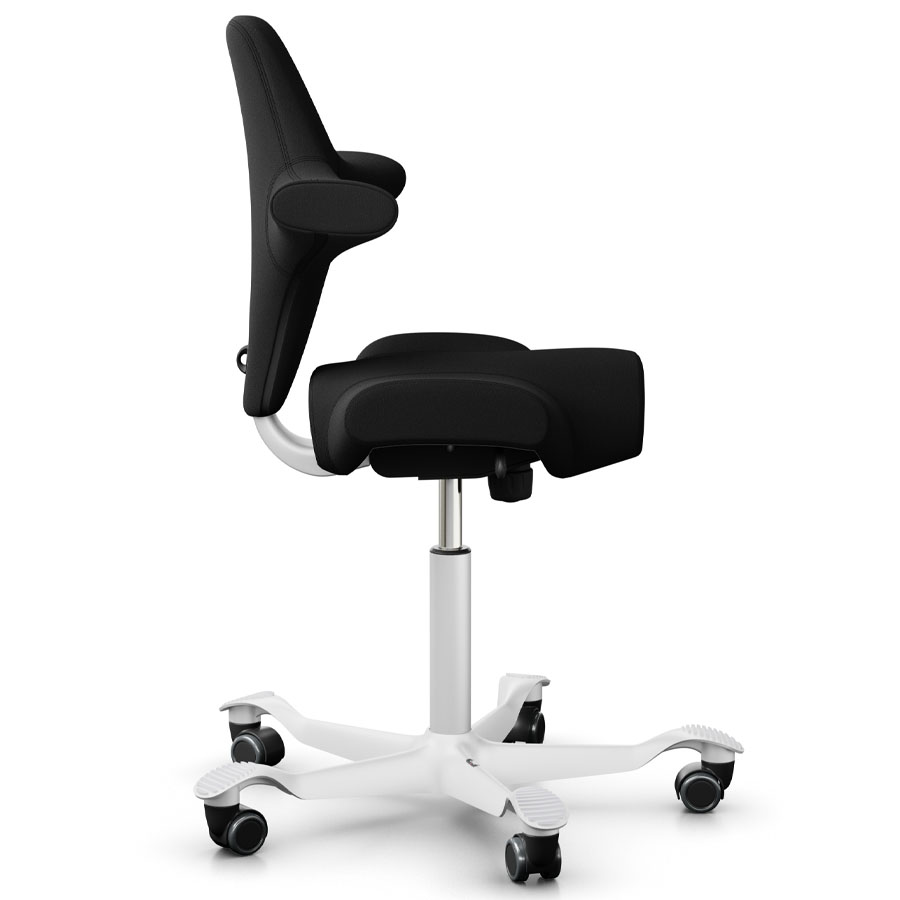 HAG CAPISCO 8106 Stoff Xtreme schwarz mit Sattelsitz - Gestell weiß - Seitenansicht