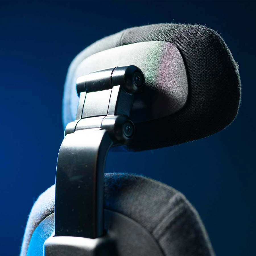 RH Mereo 220 black mit hoher Rückenlehne | Gamingstuhl | Kopfstütze Nahaufnahme