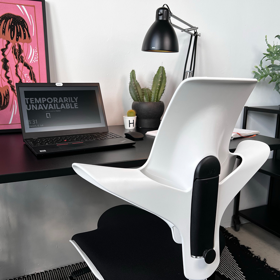 HAG CAPISCO PULS 8020 weiß mit Tisch Elion black