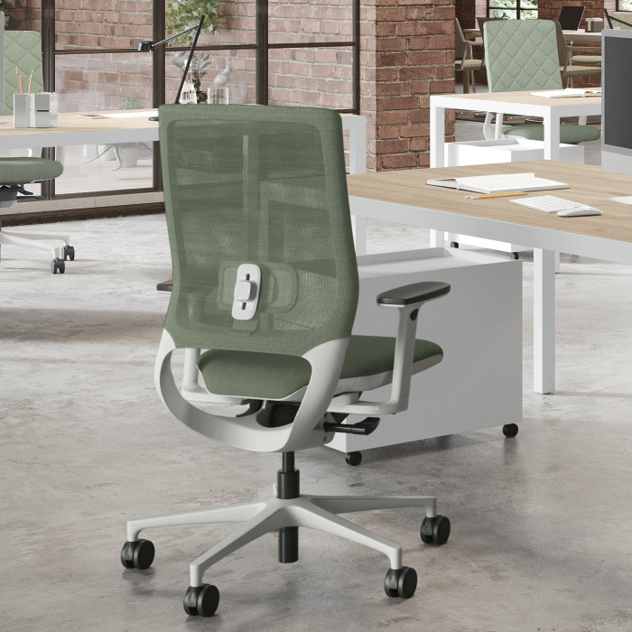 Klöber Mera 84 olivgrün mit Netzrücken