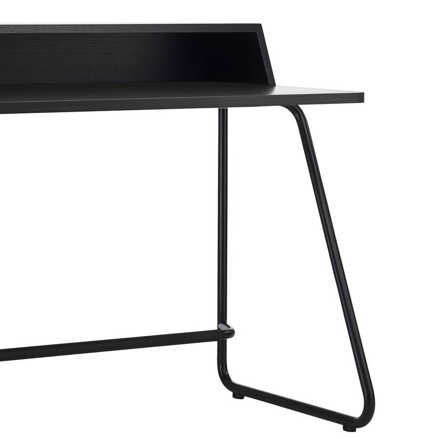 THONET Stahlrohr Schreibtisch S 1200 schwarz Esche offenporig - Gestell schwarz - Nahaufnahme