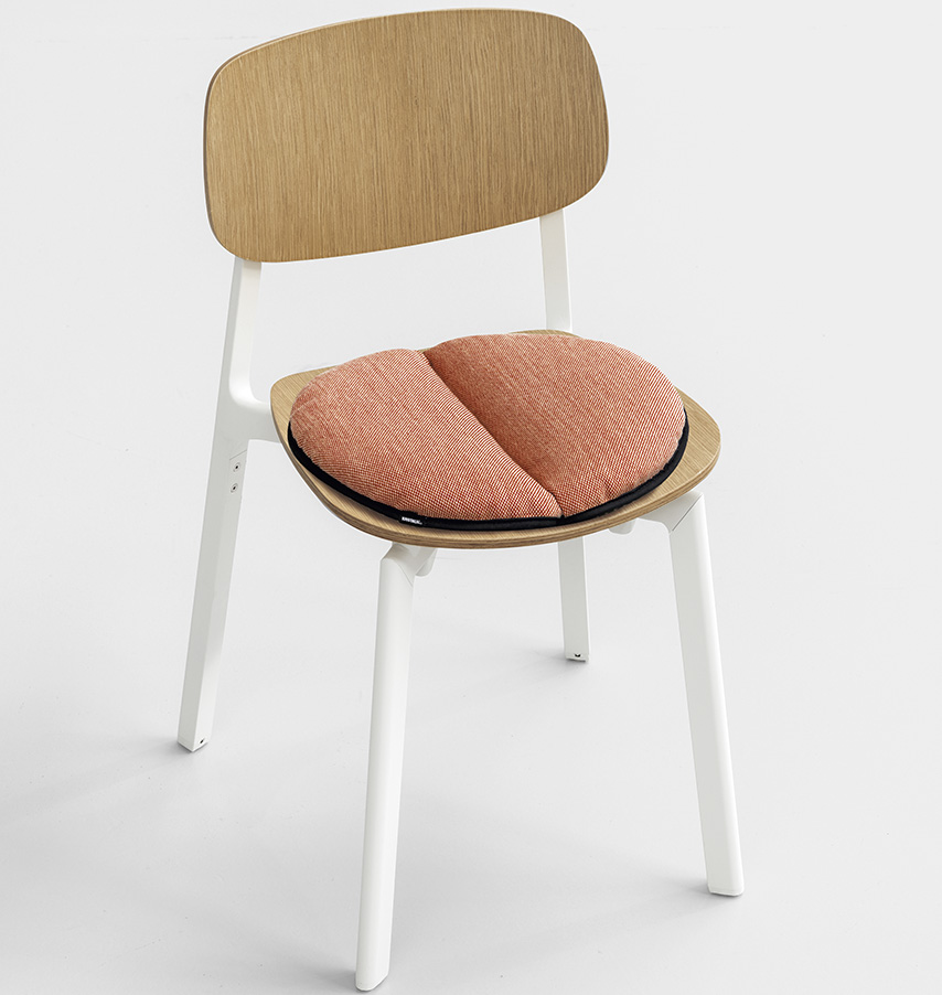 Kristalia COLANDER Stuhl europäische Eiche