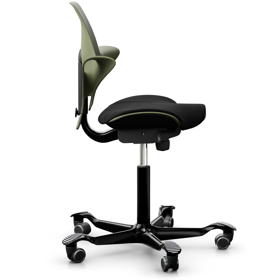 HAG Capisco Puls 8020 Moss mit Gestell schwarz Seitenansicht