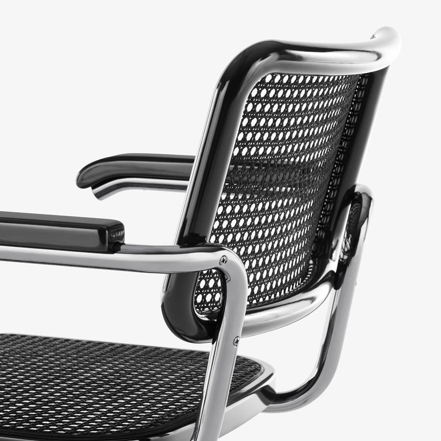 JS. THONET S 64 V SERIOUS 05 | Buche schwarz Hochglanzlack | Stahlrohr-Freischwinger | Rückansicht nah