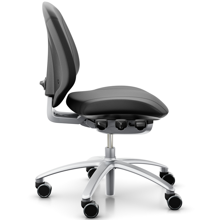 RH Mereo 200 silver mit halbhoher Rückenlehne - Gestell silber - Leder schwarz - Seitenansicht