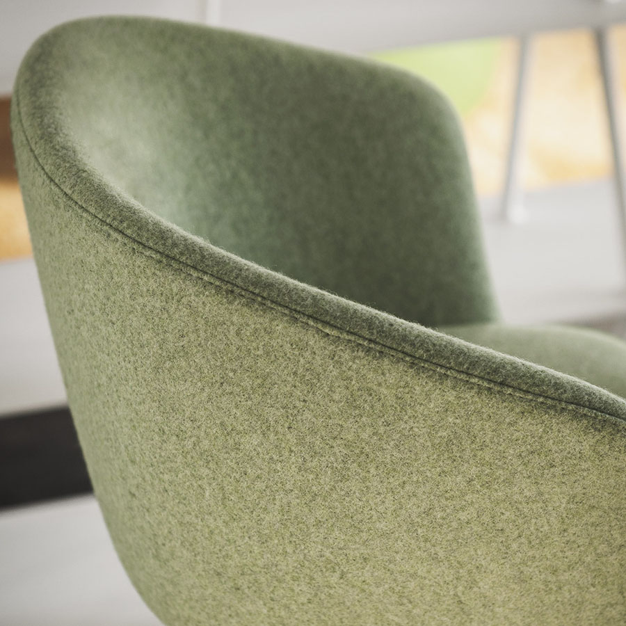 lapalma GLOVE Barhocker gepolstert mit Kufengestell