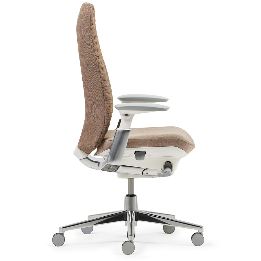 HAWORTH Fern Digital Knit Dune Rose mit Gestell weiß, 4D-Armlehnen und Fußkreuz Aluminium poliert