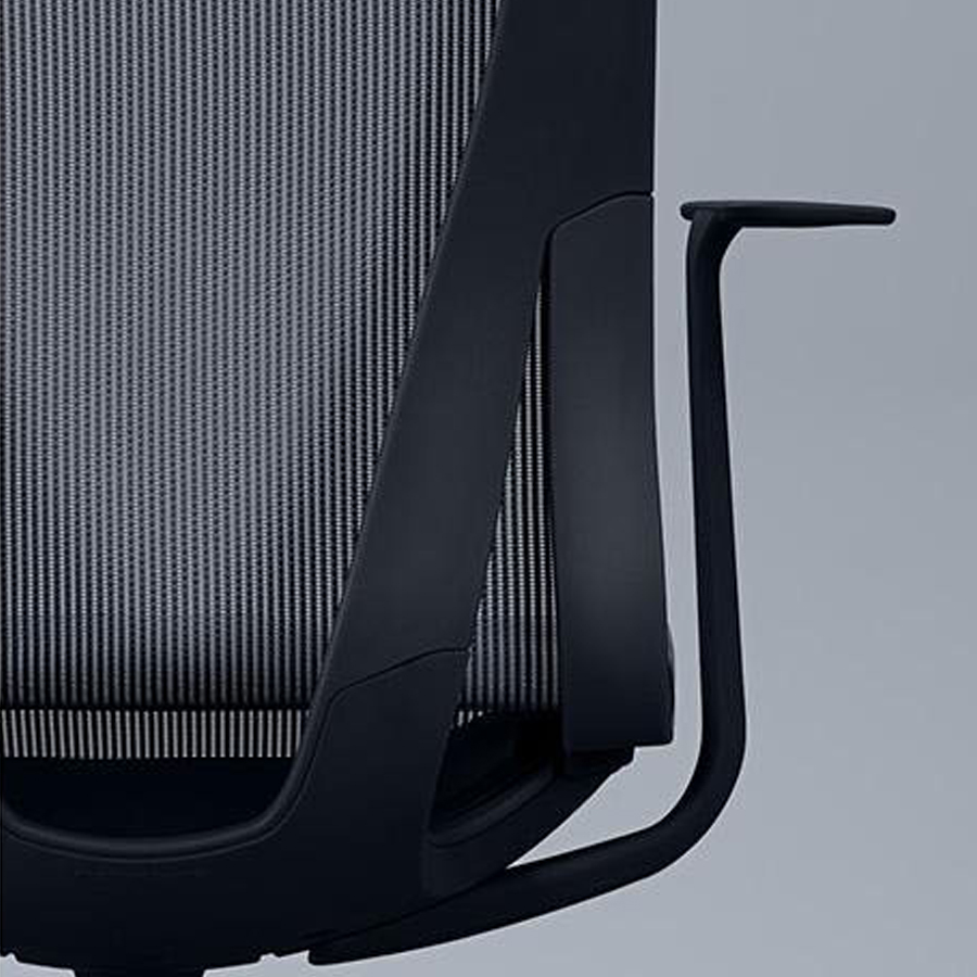 narbutas D-Chair Bürodrehstuhl schwarz - Detail fixe Armlehne ohne Auflage