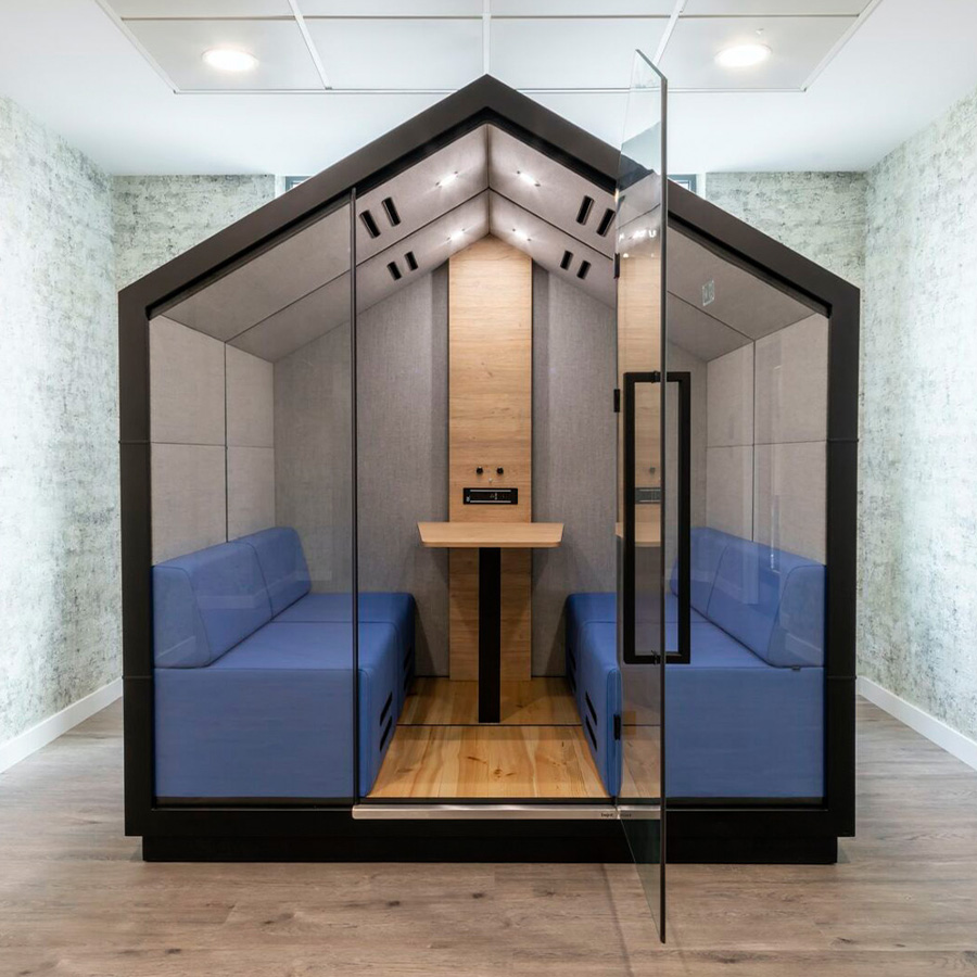 Bejot Treehouse TH4 Akustikkabine in Stoff Fenno 005, Farbe der Sofas auf Anfrage