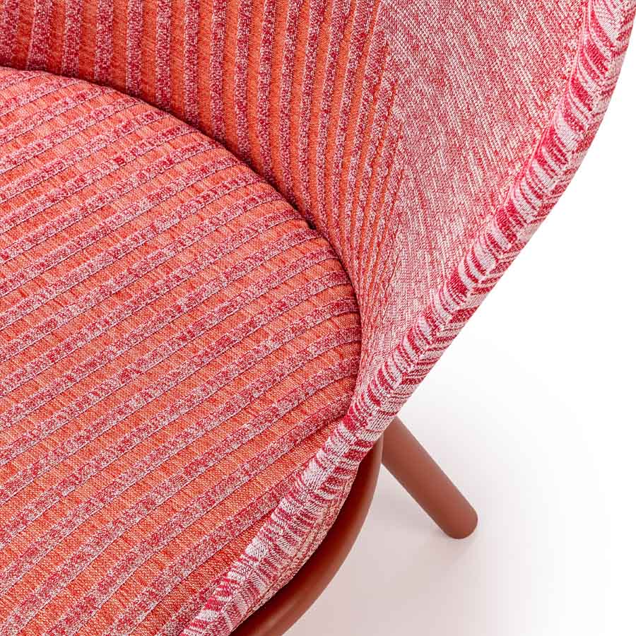 Haworth Cardigan Lounge | Strick rot | Gestell rostrot | Nahaufnahme