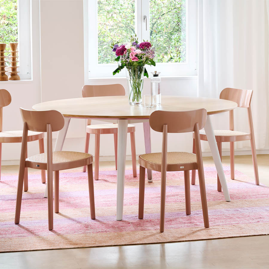 THONET 118 Holzstuhl | Rohrgeflecht-Sitz | Hochglanzlack altrosa | Beispielbild