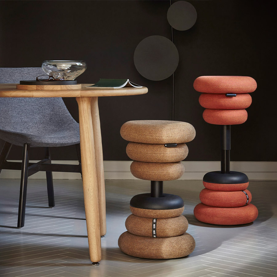 Noti Banffy Sitzhocker in verschiedenen Farben