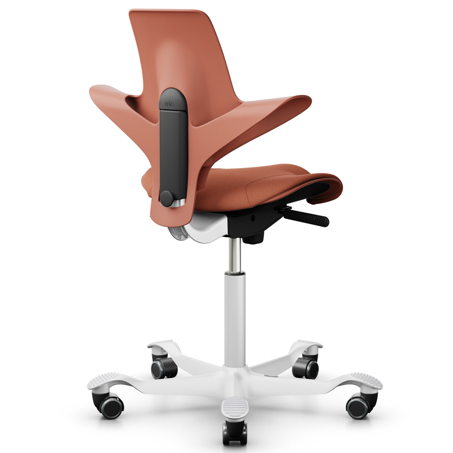 HAG Capisco Puls 8020 Farbe Rosehip mit Stoff Capture Coral 4301 Gestell weiß