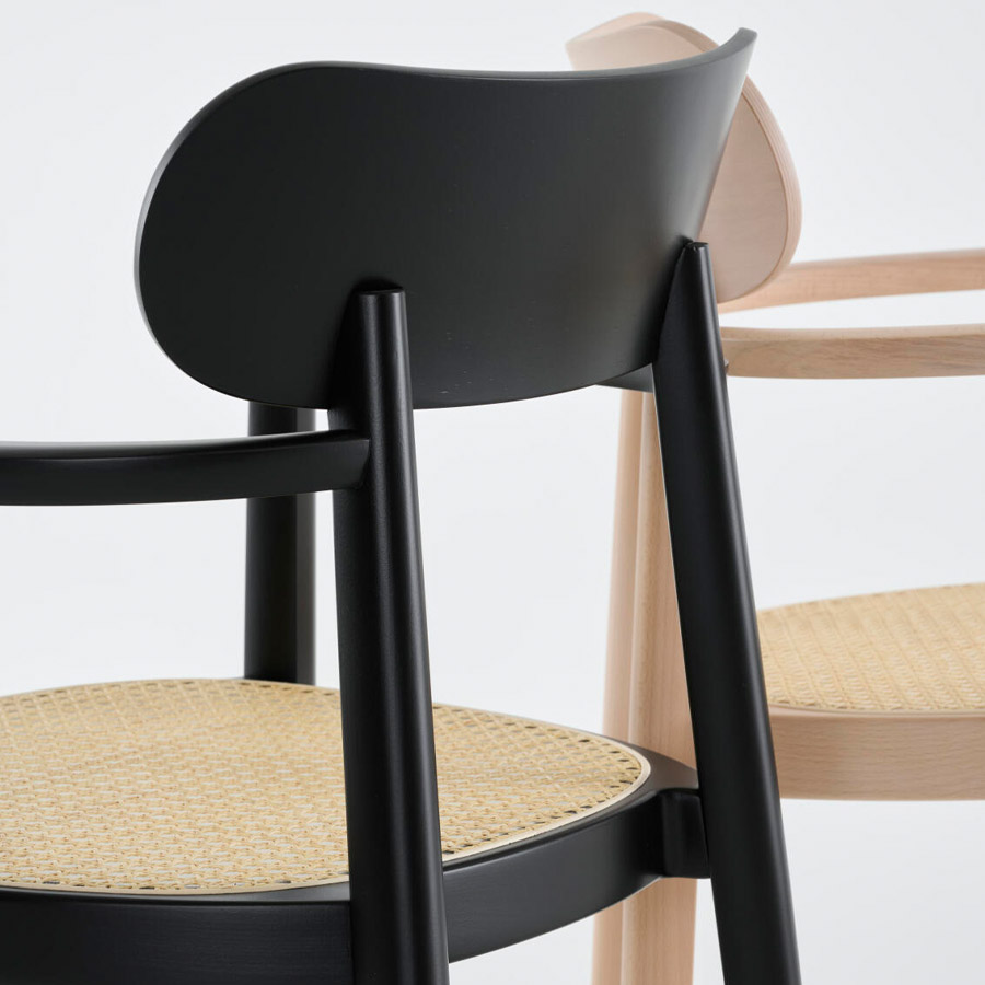 THONET 118 FV Holzstuhl mit Armlehnen | Rohrgeflecht-Sitz | Beispielbild