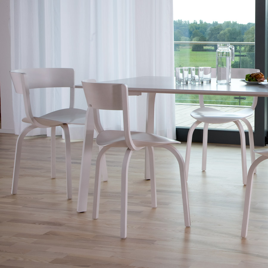 THONET Holzstuhl 404-Serie - Eiche weiß lasiert