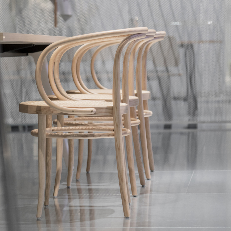 THONET 209 Bugholzarmlehnenstuhl - Beispielbild