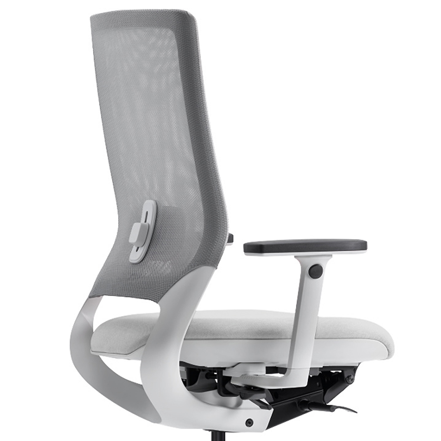 Klöber Mera 84 weiß mit Netzrücken - Nahaufnahme