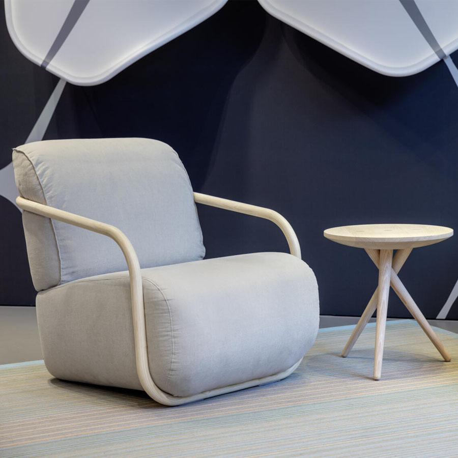 THONET 2001 Bugholzsessel Esche mit Armlehnen - Beispielbild