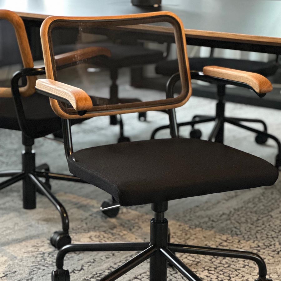 THONET Drehsessel S 64 SPVNDR Drehsessel mit Armlehnen | Sitz gepolstert | Gestell schwarz