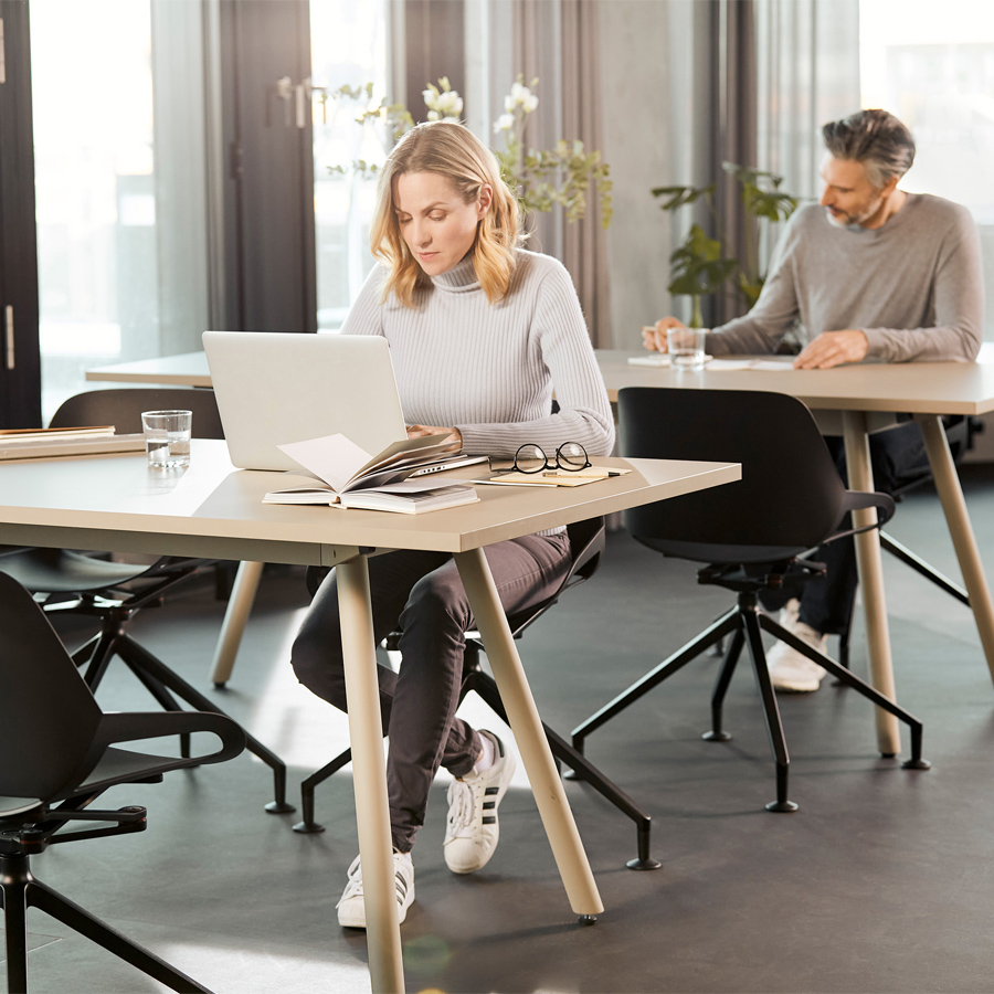 Aeris Numo Fußkreuz mit Gleiter - Beispielbild
