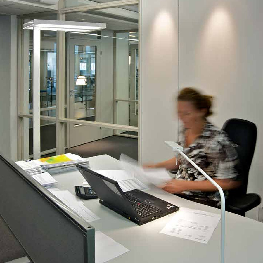 GLAMOX Free LED Stehleuchte mit Multisensor dimmbar - Beispielbild 1