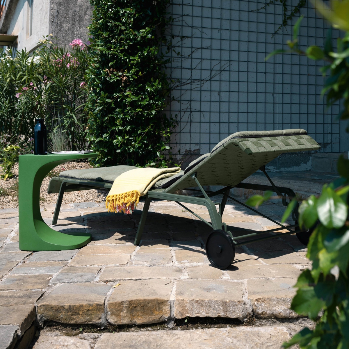 Kristalia REST Outdoor Liege mit Rollen | Konfigurator