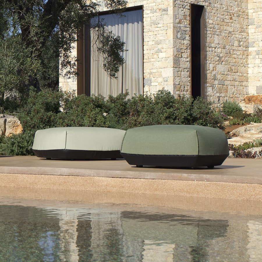 Kristalia BRIONI Outdoor Pouf mittel Stoff Heritage Leaf