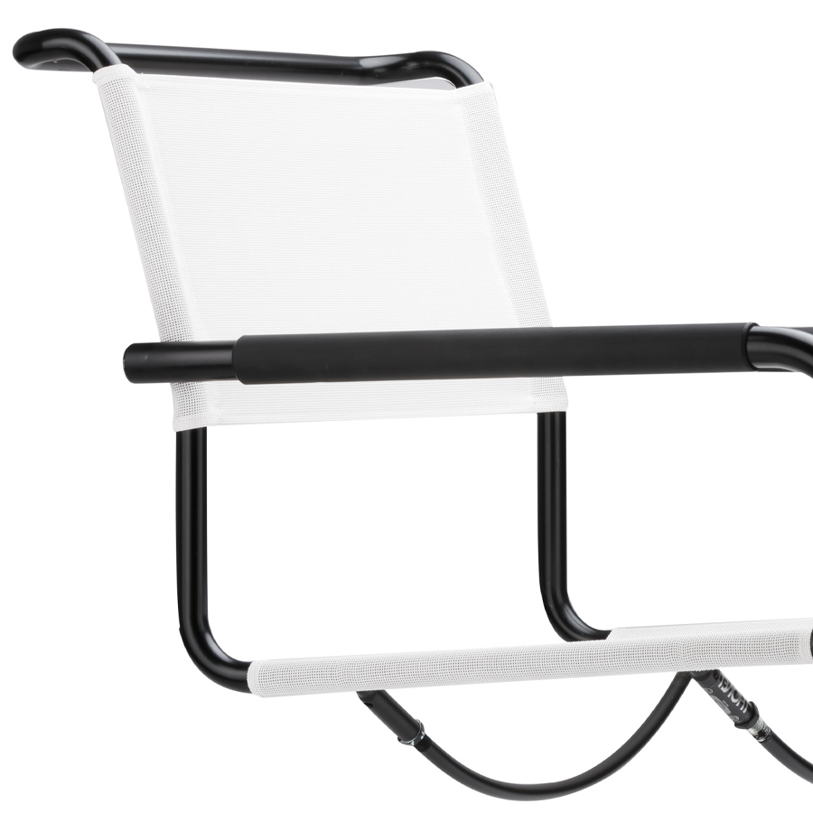 THONET Stahlrohr-Freischwinger S 34 N Outdoor mit Armlehnen und Netzbespannung - Nahaufnahme