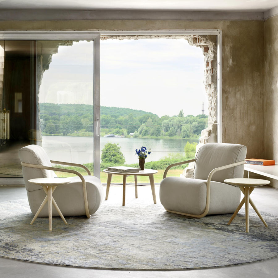 THONET 2001 Bugholzsessel Esche mit Armlehnen - Beispielbild