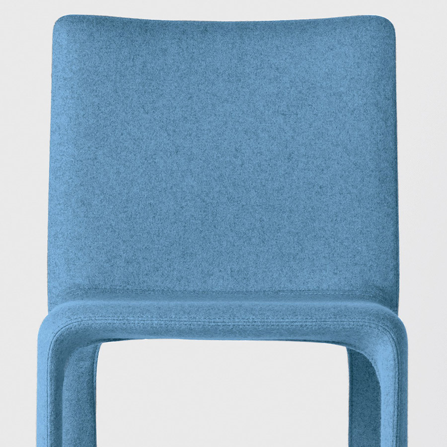 Kristalia Joko Stuhl gepolstert in Stoff Kvadrat Divina Melange 3 Hellblau 0731