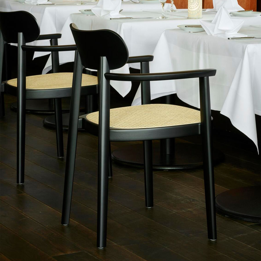 THONET 118 FV Holzstuhl mit Armlehnen | Rohrgeflecht-Sitz | Beispielbild