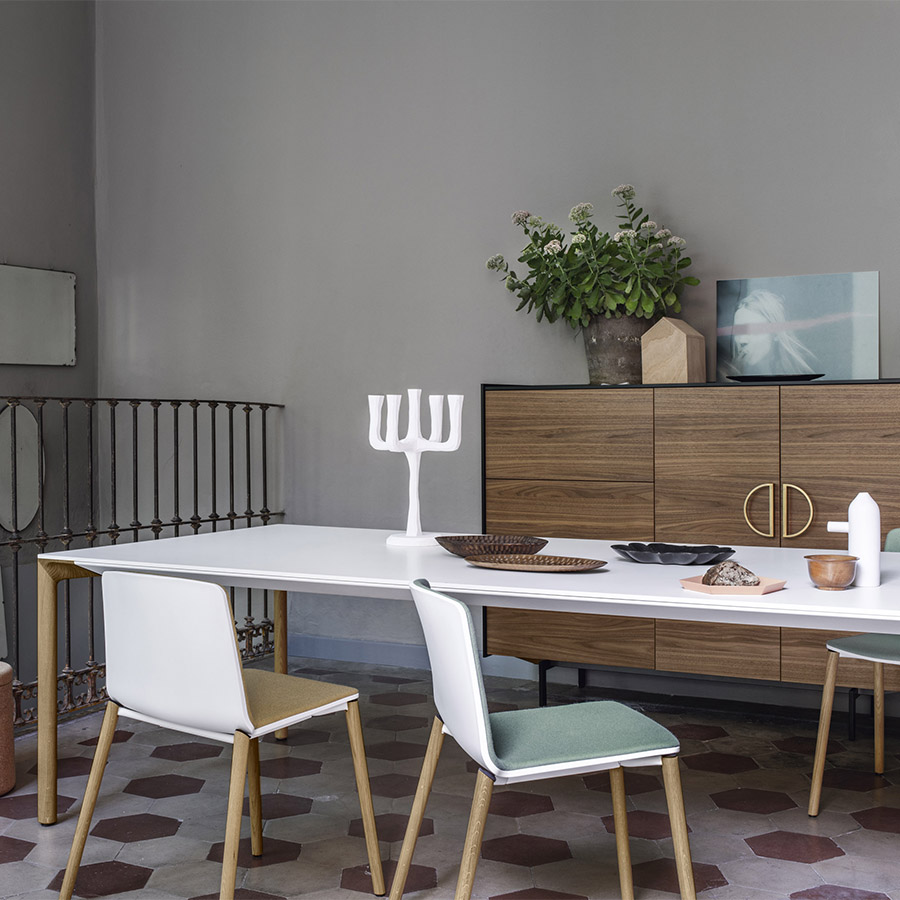 Kristalia Boiacca TIsch mit Gestell Eiche natur, Tischplatte pure white Laminat