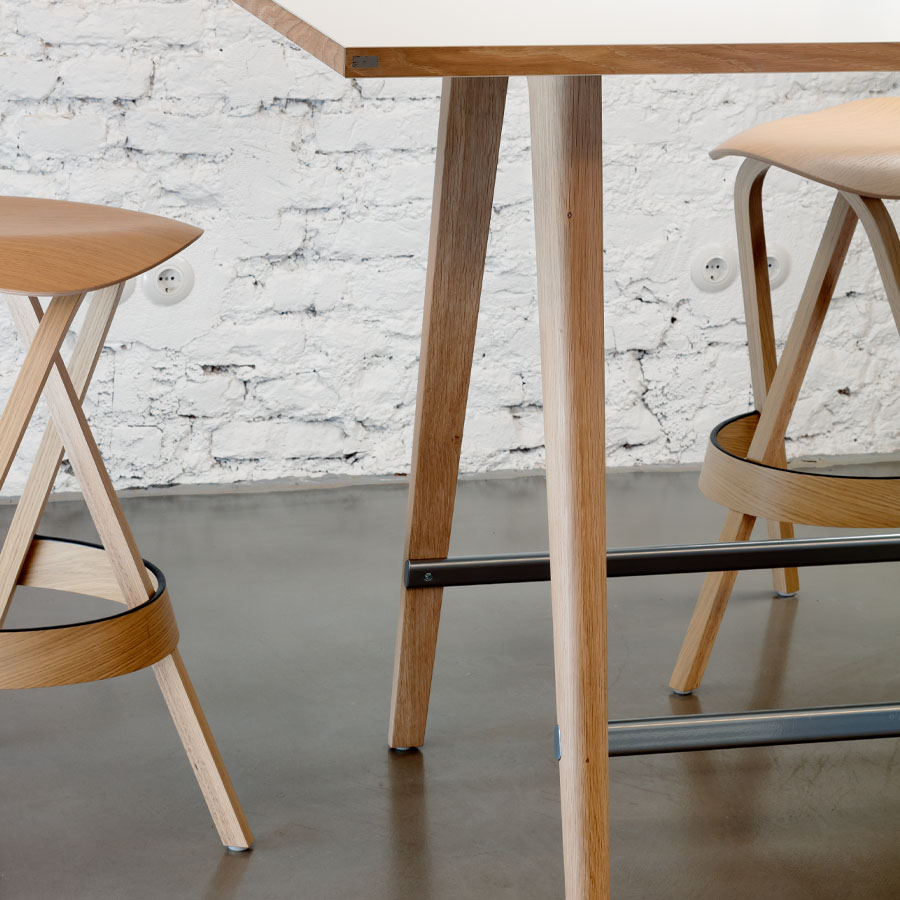 THONET 404 H Holzbarhocker - Beispielbild