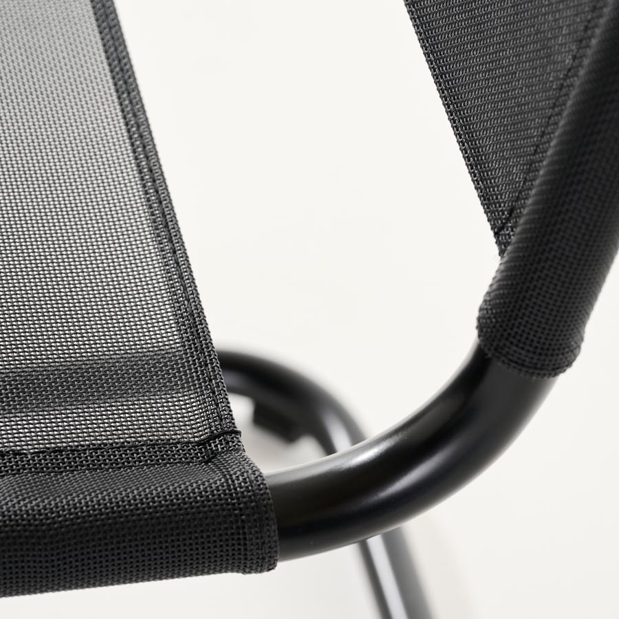 THONET Stahlrohr-Freischwinger S 533 N Outdoor | Netzbespannung und Gestell schwarz | Nahaufnahmme Sitzgestell